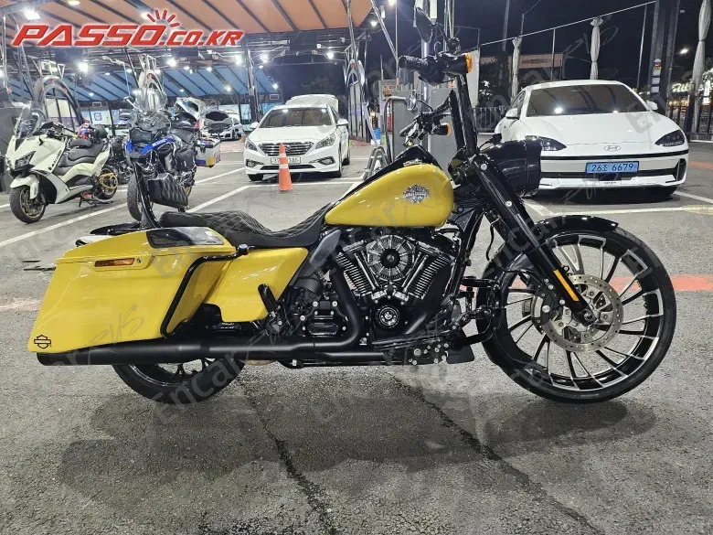HARLEY-DAVIDSON ROAD KING SPECIAL - фото 0
