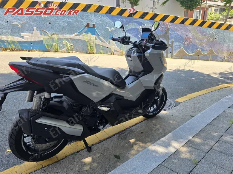 Honda Adv 350 - фото 2