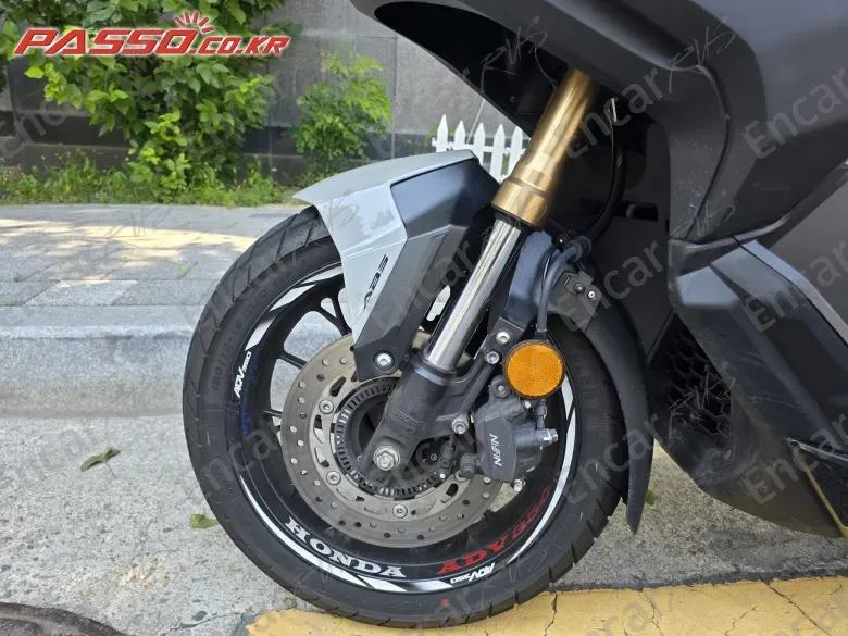 Honda Adv 350 - фото 5