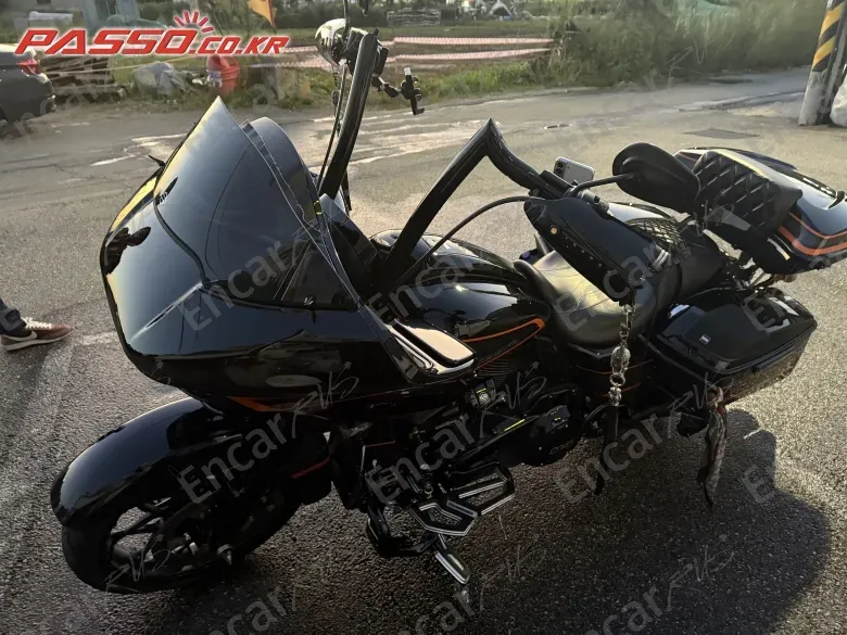 HARLEY-DAVIDSON ROAD GLIDE SPECIAL - фото 0