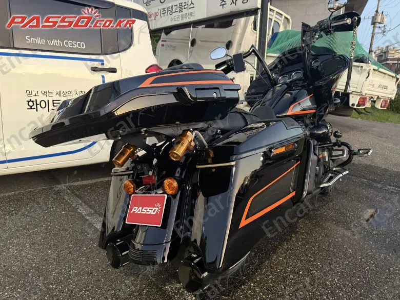 HARLEY-DAVIDSON ROAD GLIDE SPECIAL - фото 1