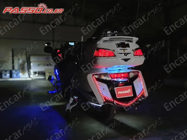 HONDA GOLDWING 1800 - фото 2