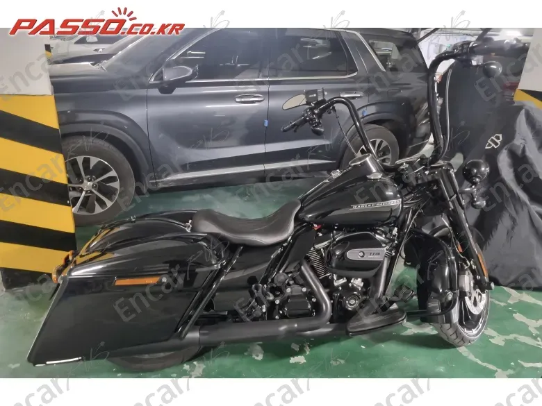 HARLEY-DAVIDSON ROADKING SPECIAL - фото 0