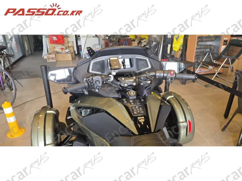 BRP CAN-AM SPYDER RT LIMITED - фото 3