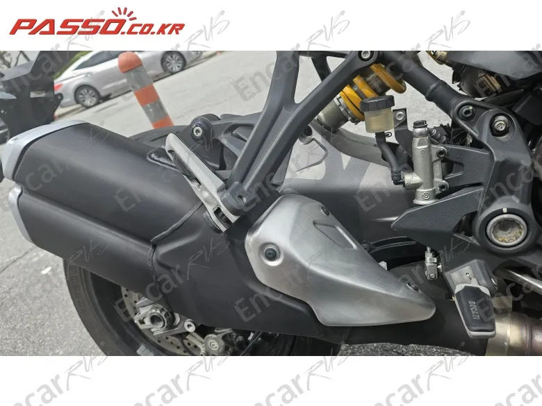 DUCATI MONSTER 821 STEALTH - фото 5