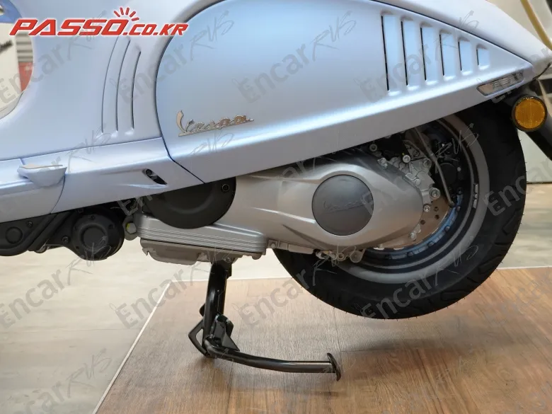 VESPA 946 SNAKE - фото 4