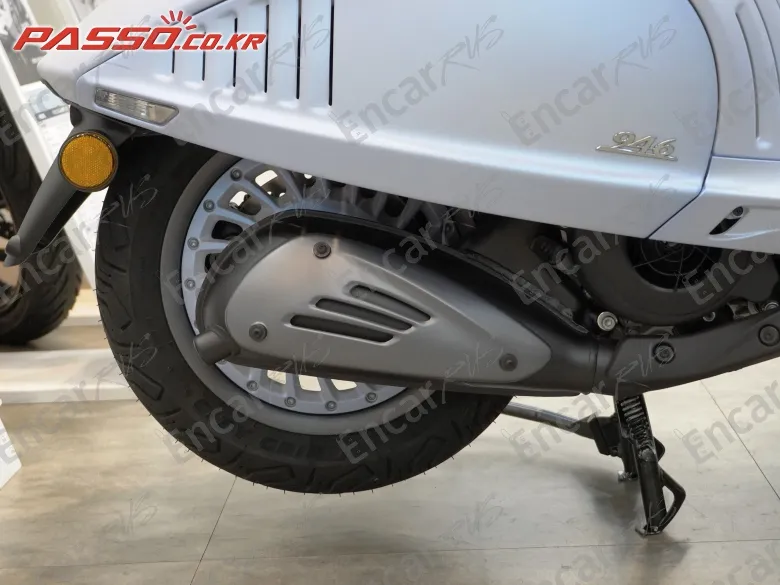 VESPA 946 SNAKE - фото 6