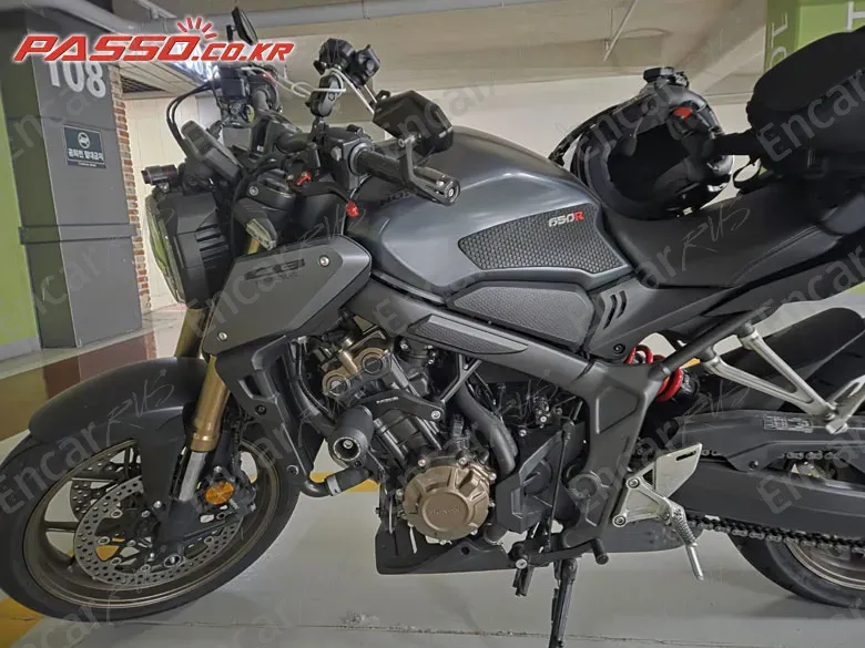 HONDA CB 650 R ABS - фото 1