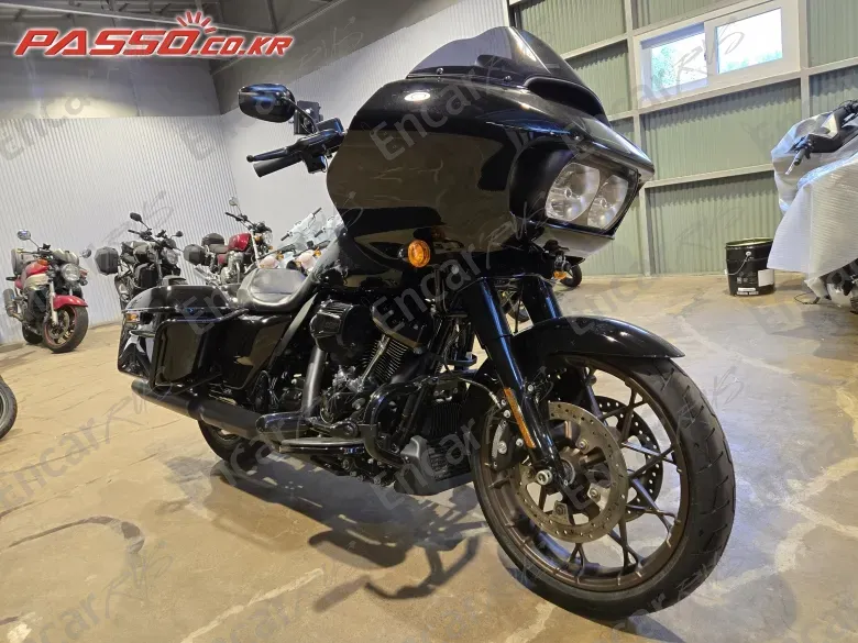 HARLEY-DAVIDSON ROAD GLIDE ST - фото 2