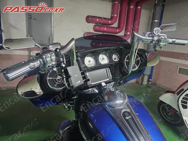 HARLEY-DAVIDSON FLHX - фото 3
