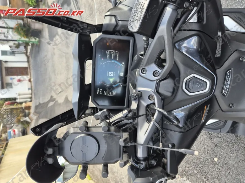 YAMAHA T MAX 560 - фото 3