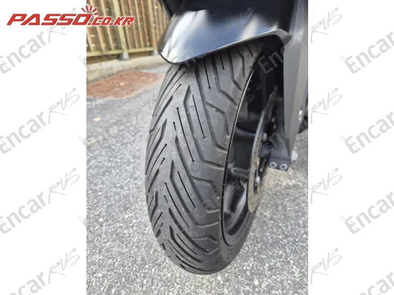 YAMAHA T MAX 560 - фото 5