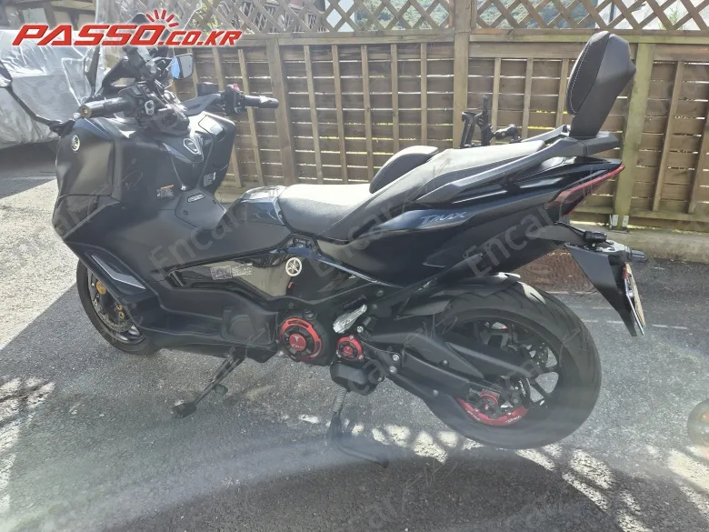 YAMAHA T MAX 560 - фото 6