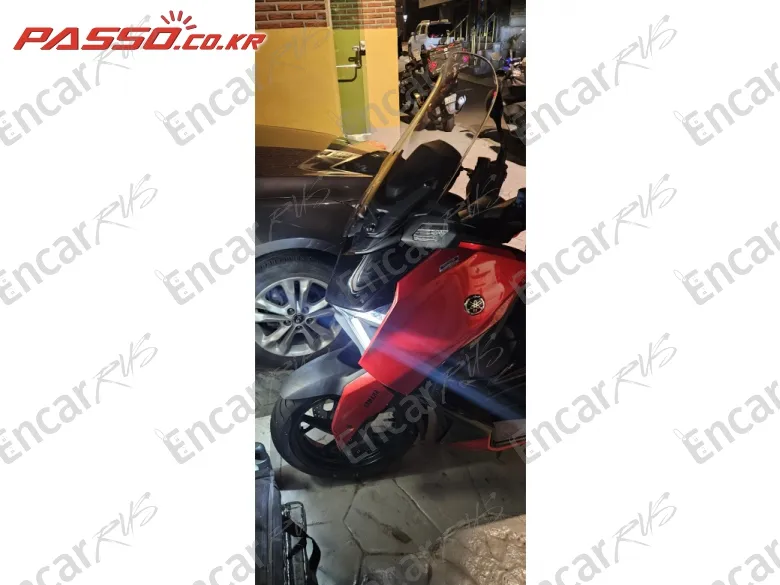 YAMAHA X MAX 300 ABS - фото 3