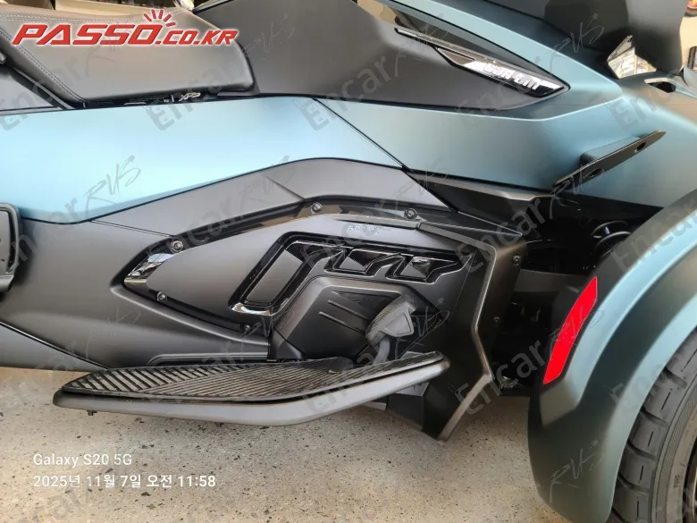BRP CAN-AM SPYDER RT LIMITED - фото 6