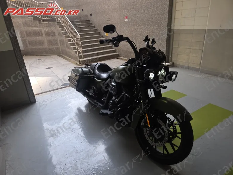 HARLEY-DAVIDSON ROAD KING SPECIAL - фото 4