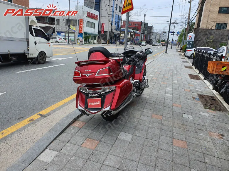 HONDA GOLDWING 1800 - фото 2