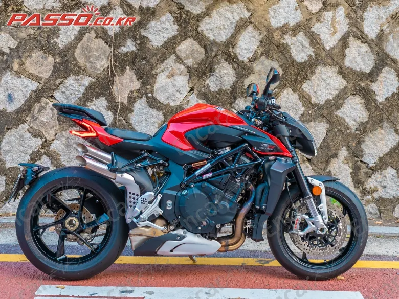 MV AGUSTA BRUTALE 1000 RS - фото 0