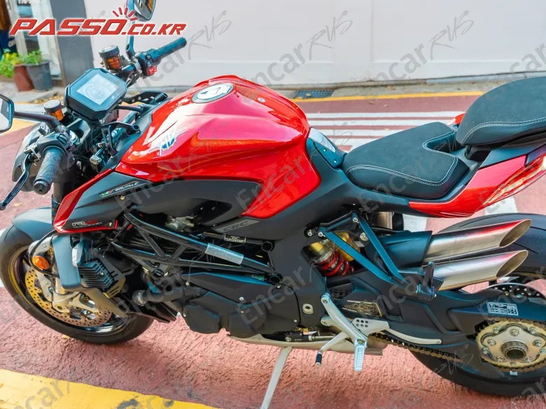 MV AGUSTA BRUTALE 1000 RS - фото 1
