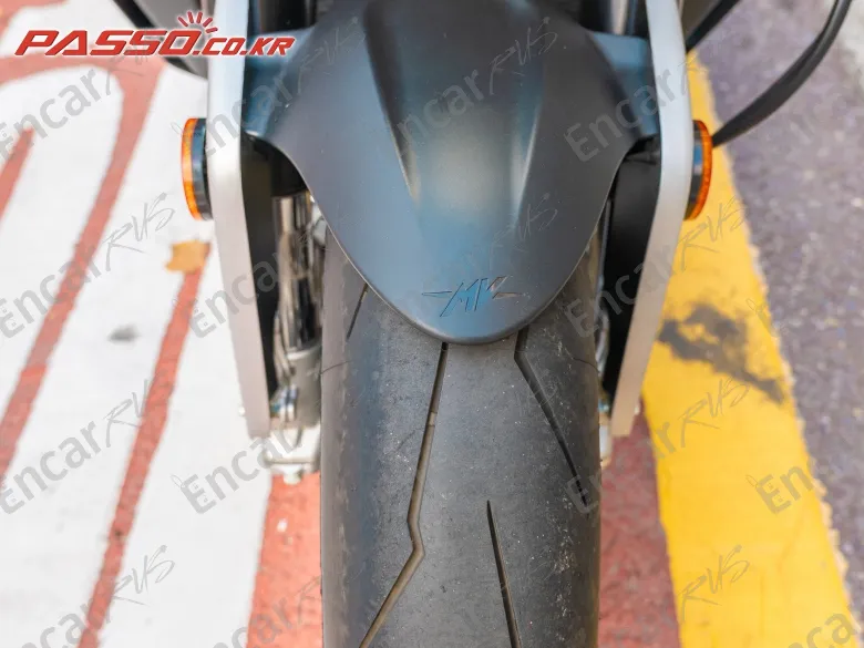 MV AGUSTA BRUTALE 1000 RS - фото 5
