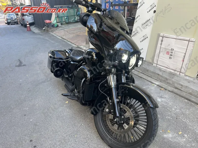 HARLEY-DAVIDSON FLHXS STREET GLIDE SPECIAL - фото 0