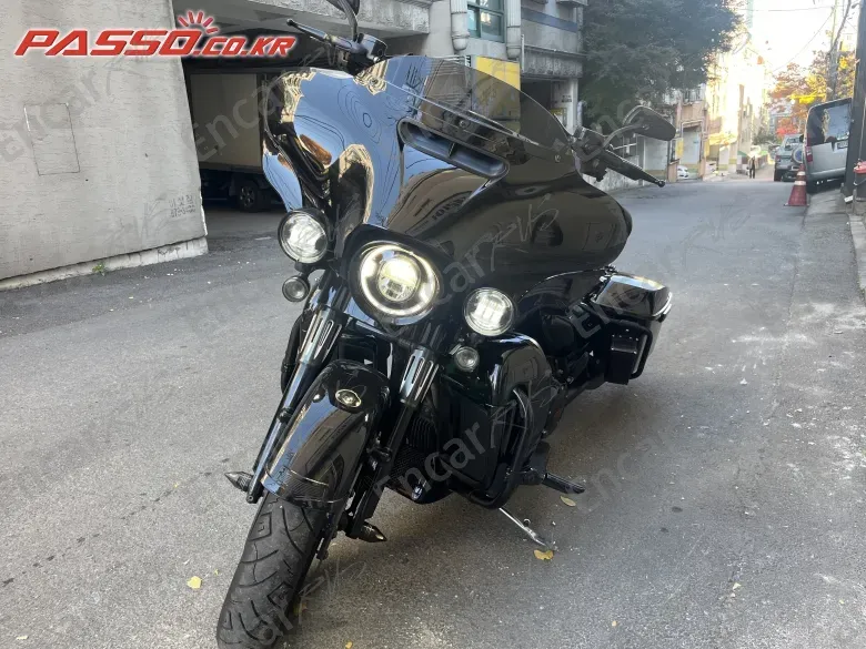HARLEY-DAVIDSON FLHXS STREET GLIDE SPECIAL - фото 1