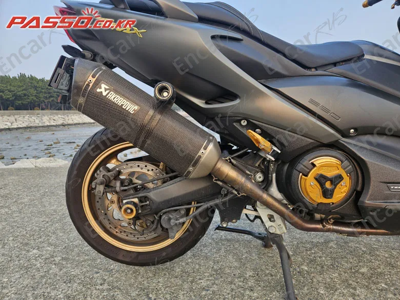 YAMAHA T MAX 560 - фото 6