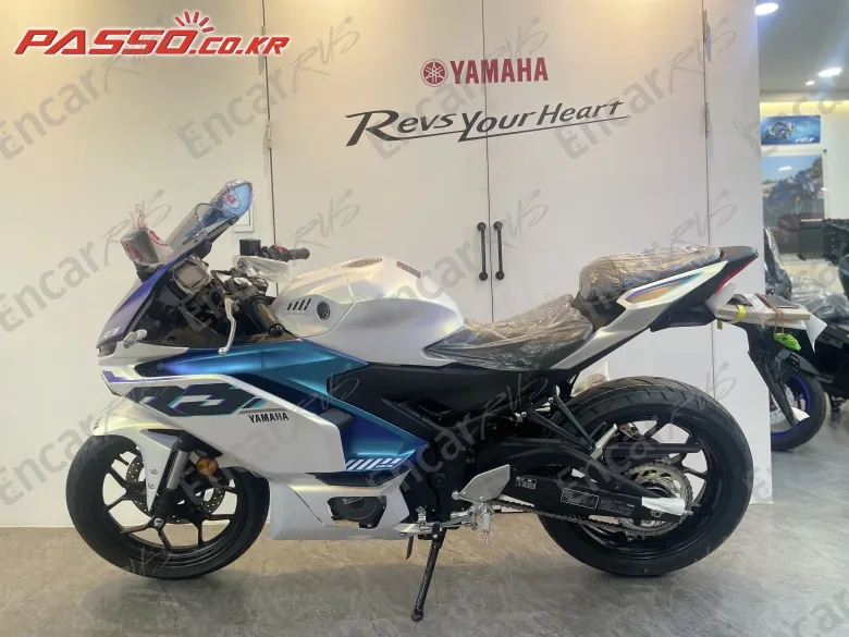 YAMAHA YZF R3 - фото 1