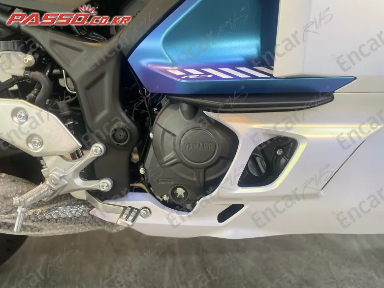 YAMAHA YZF R3 - фото 4