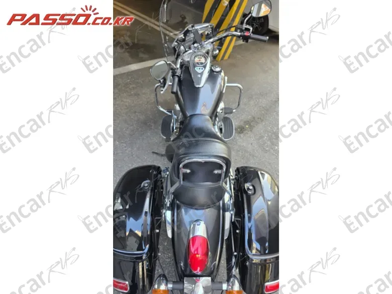 KAWASAKI VULCAN 900 CLASSIC - фото 3