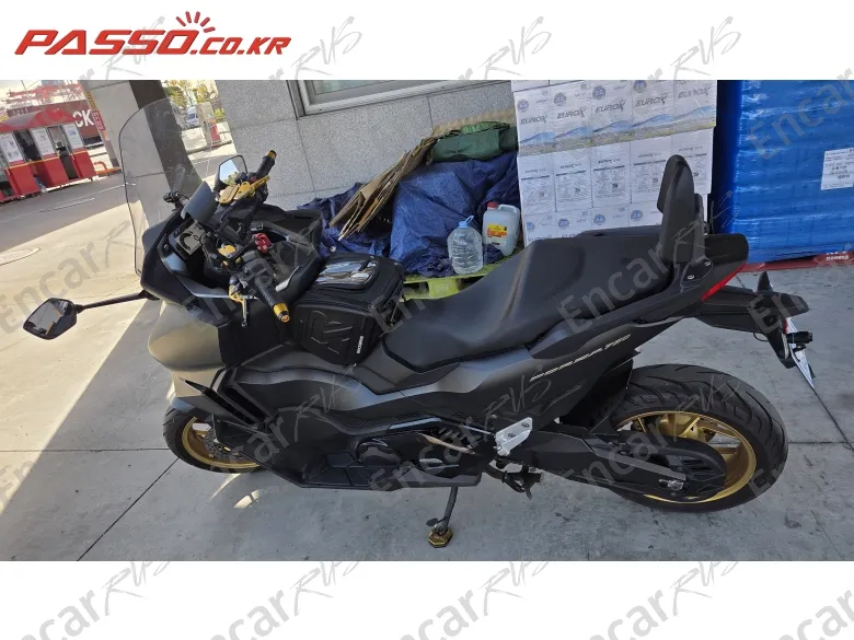HONDA FORZA 750 - фото 1