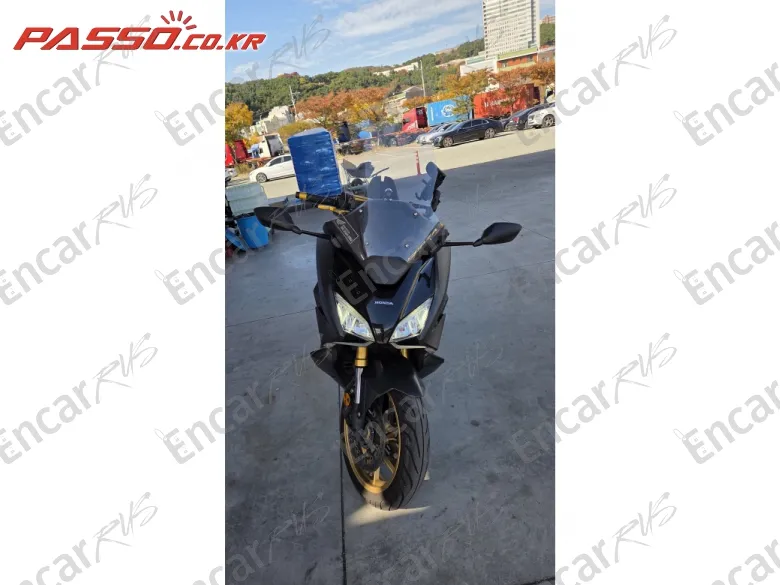 HONDA FORZA 750 - фото 5