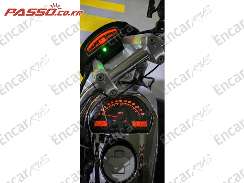 SUZUKI INTRUDER M 1800 R - фото 3
