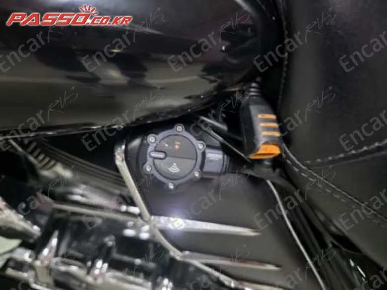 HARLEY-DAVIDSON FLHX - фото 4