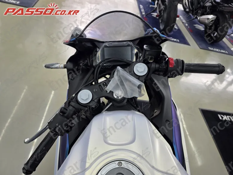 YAMAHA YZF R3 - фото 3