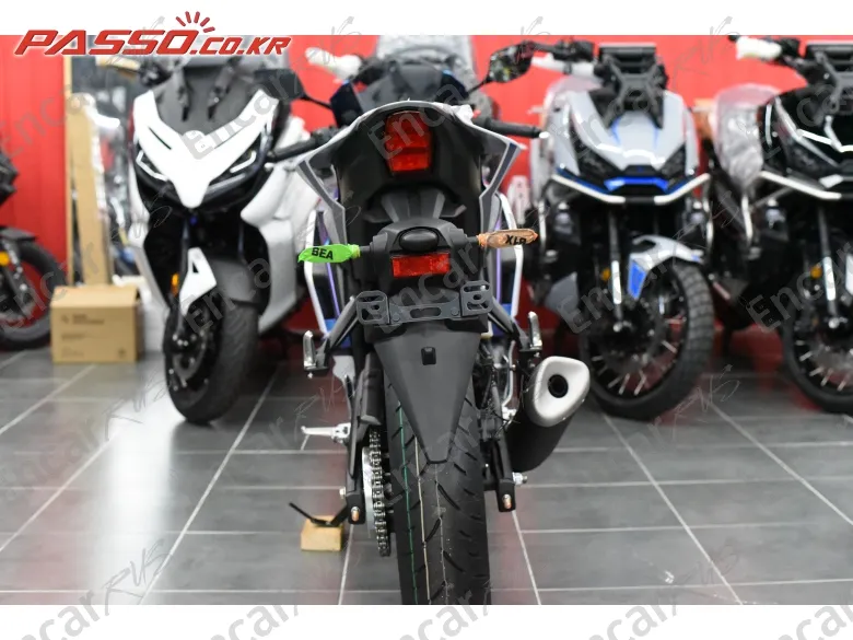 YAMAHA YZF R3 - фото 2