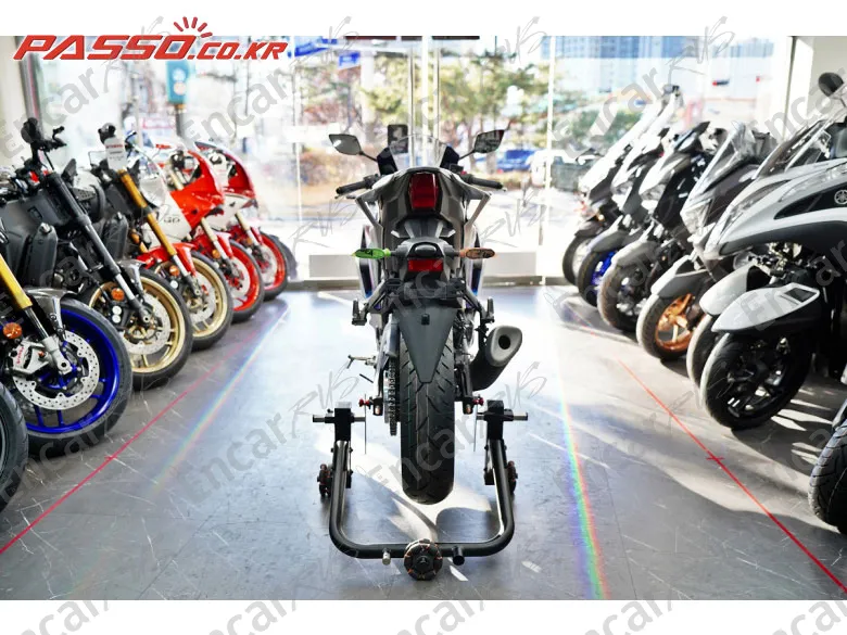 YAMAHA YZF R3 - фото 2
