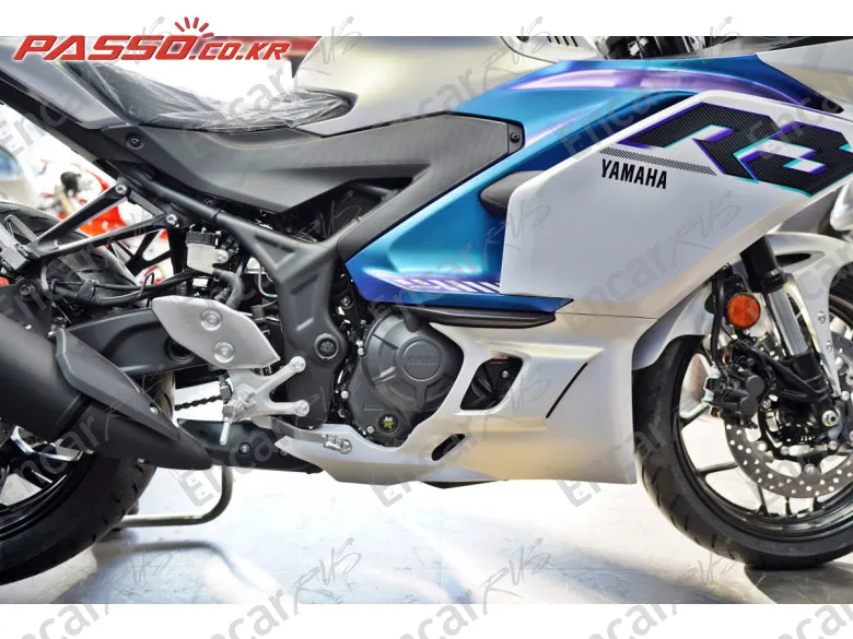 YAMAHA YZF R3 - фото 4