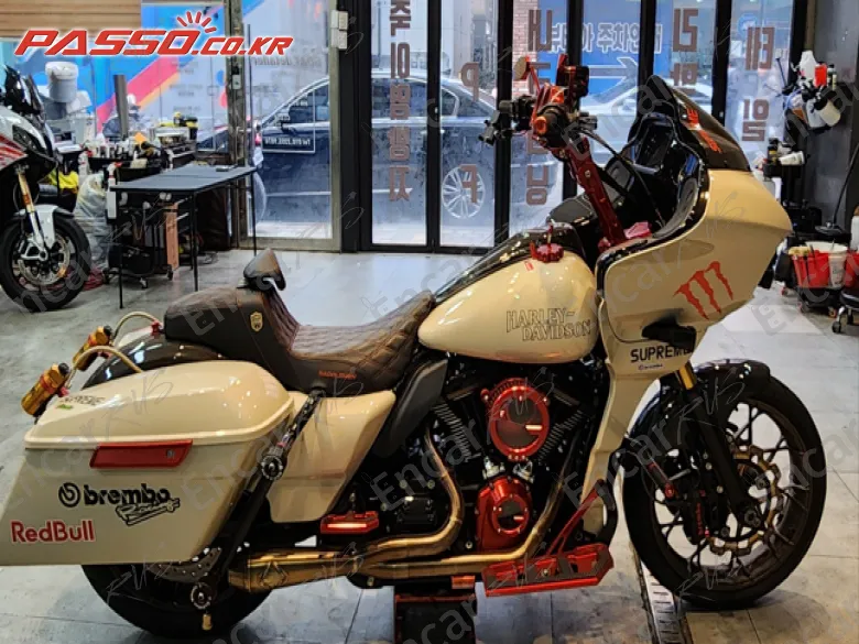 HARLEY-DAVIDSON ROAD GLIDE ST - фото 0