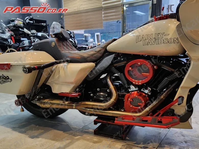 HARLEY-DAVIDSON ROAD GLIDE ST - фото 6