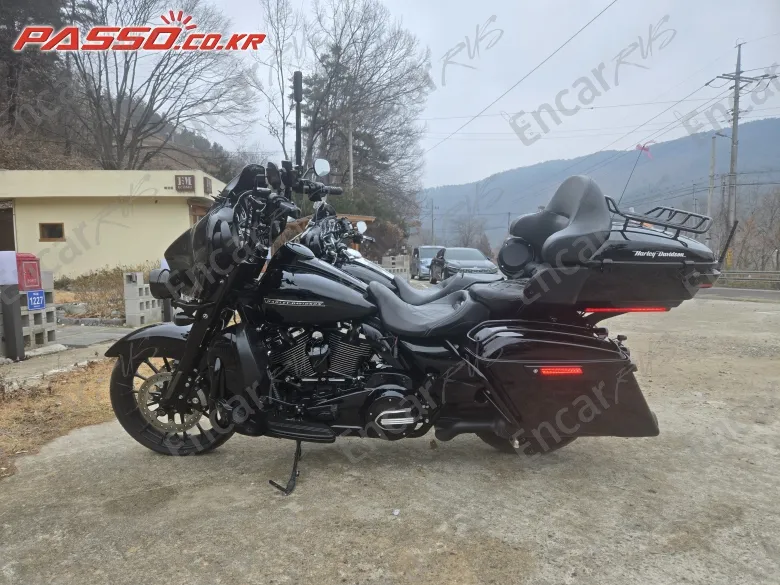 HARLEY-DAVIDSON FLHXS STREET GLIDE SPECIAL - фото 1