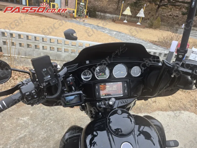 HARLEY-DAVIDSON FLHXS STREET GLIDE SPECIAL - фото 3