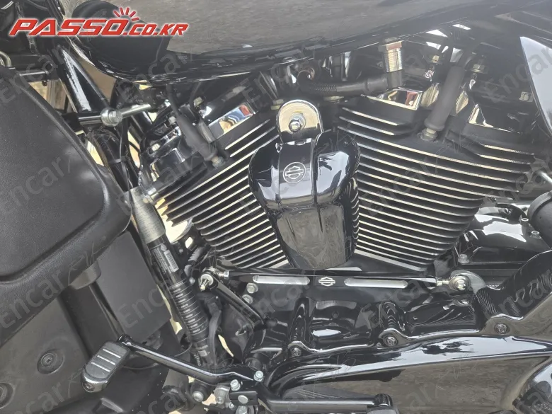 HARLEY-DAVIDSON FLHXS STREET GLIDE SPECIAL - фото 4
