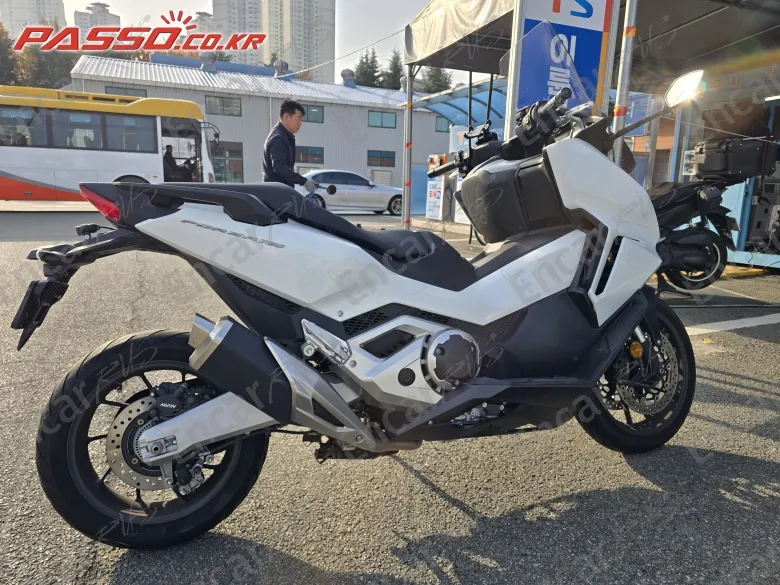 HONDA FORZA 750 - фото 0