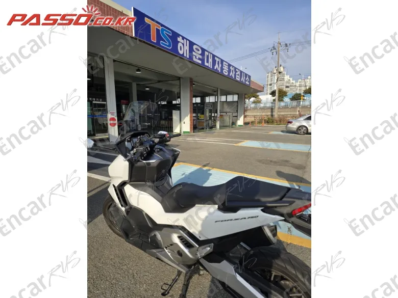 HONDA FORZA 750 - фото 2