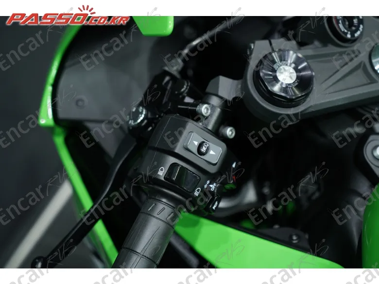 KAWASAKI ZX 6 R - фото 3