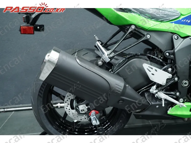 KAWASAKI ZX 6 R - фото 6
