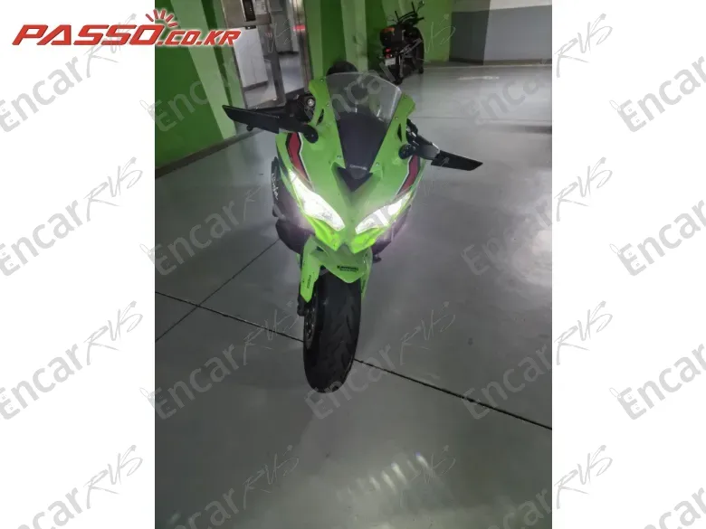 KAWASAKI NINJA ZX 4 RR - фото 6