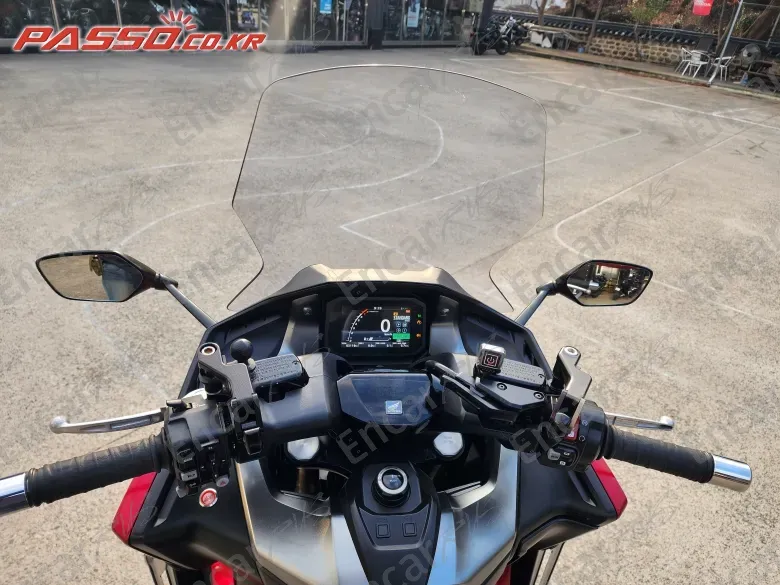HONDA FORZA 750 - фото 3