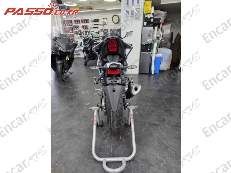 YAMAHA YZF R3 - фото 2